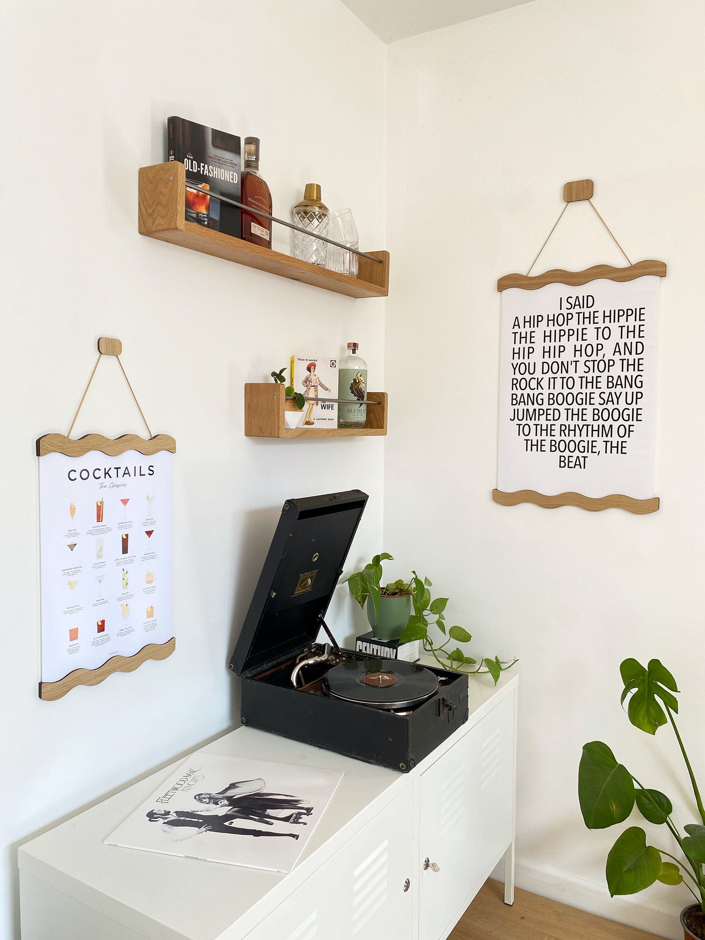 Wavey Magnetic Picture Frame - Oak