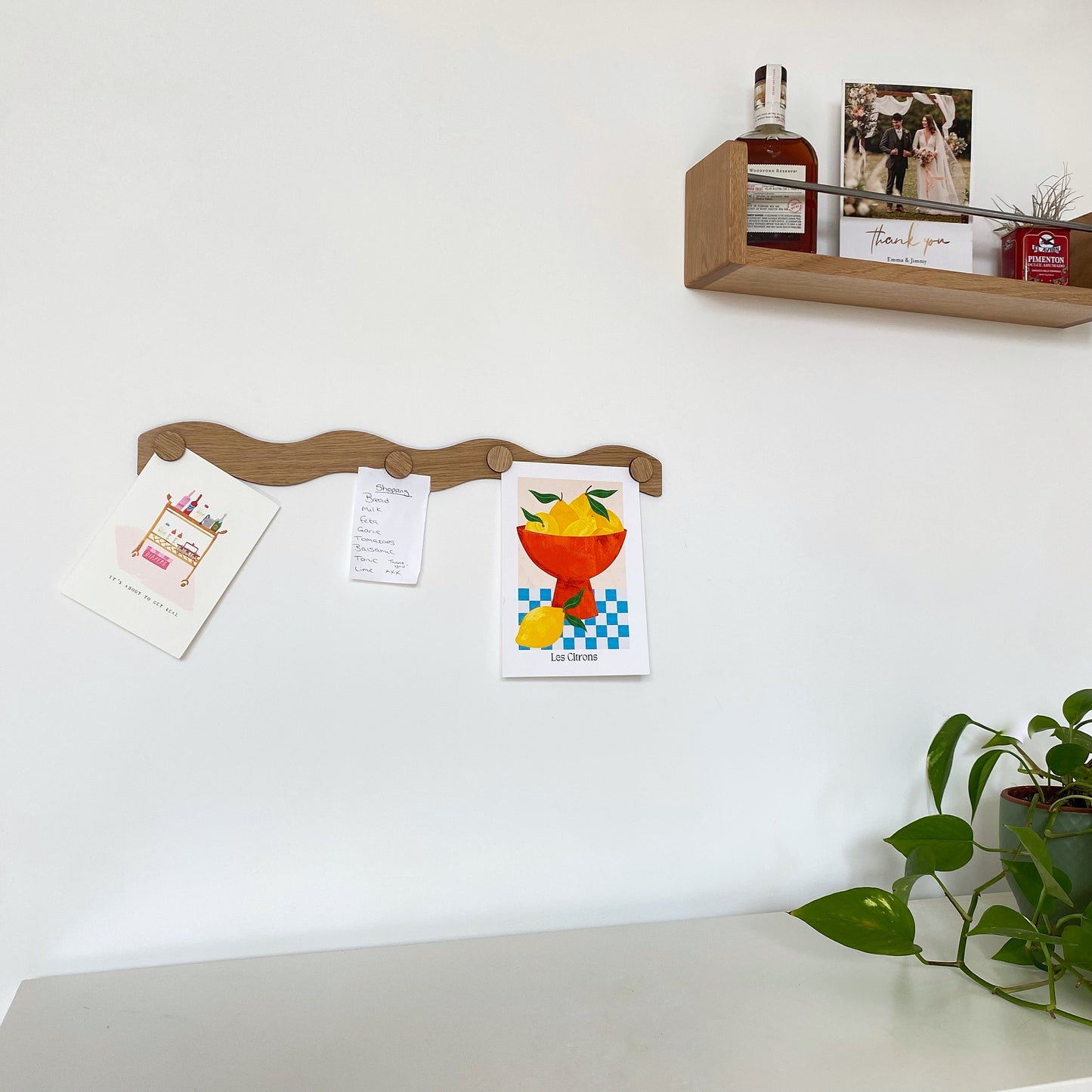 The Memo Display Bar - Wavy -  Oak