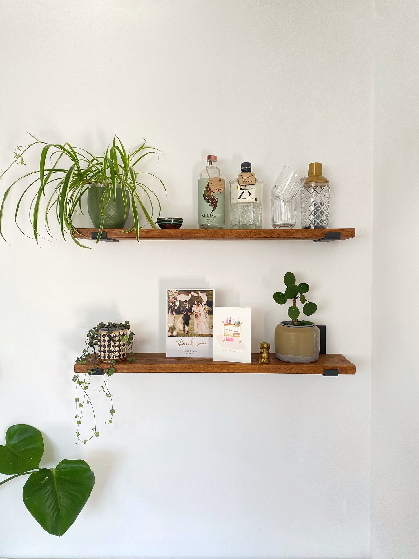 The Bracket shelf  - WALNUT