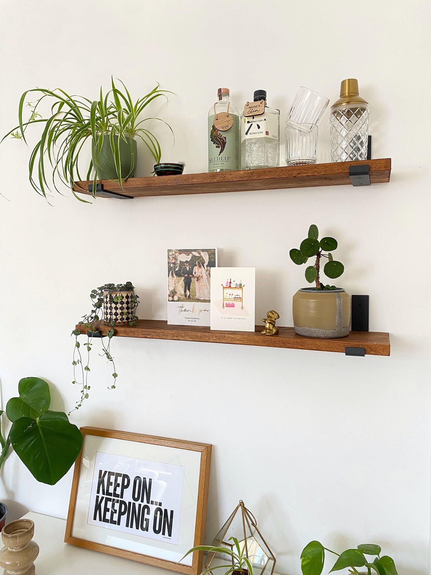 The Bracket shelf  - WALNUT