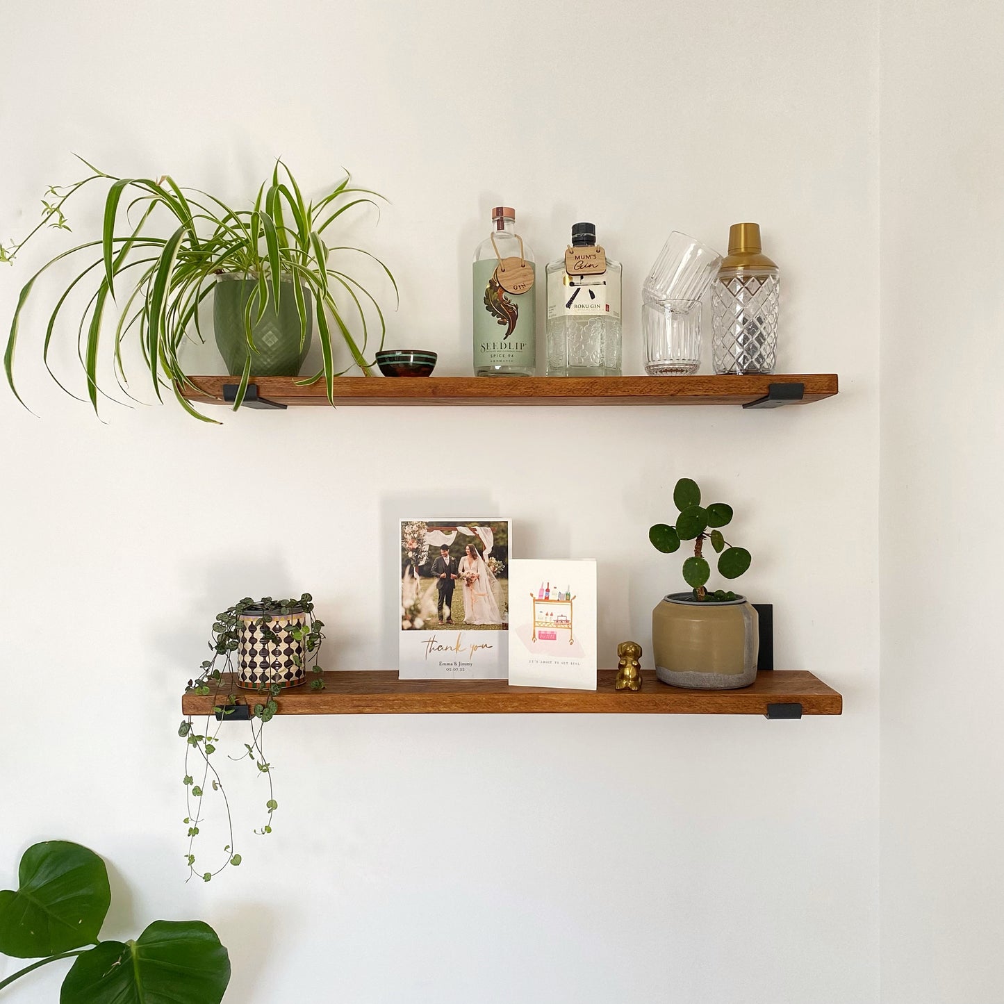 The Bracket shelf  - WALNUT